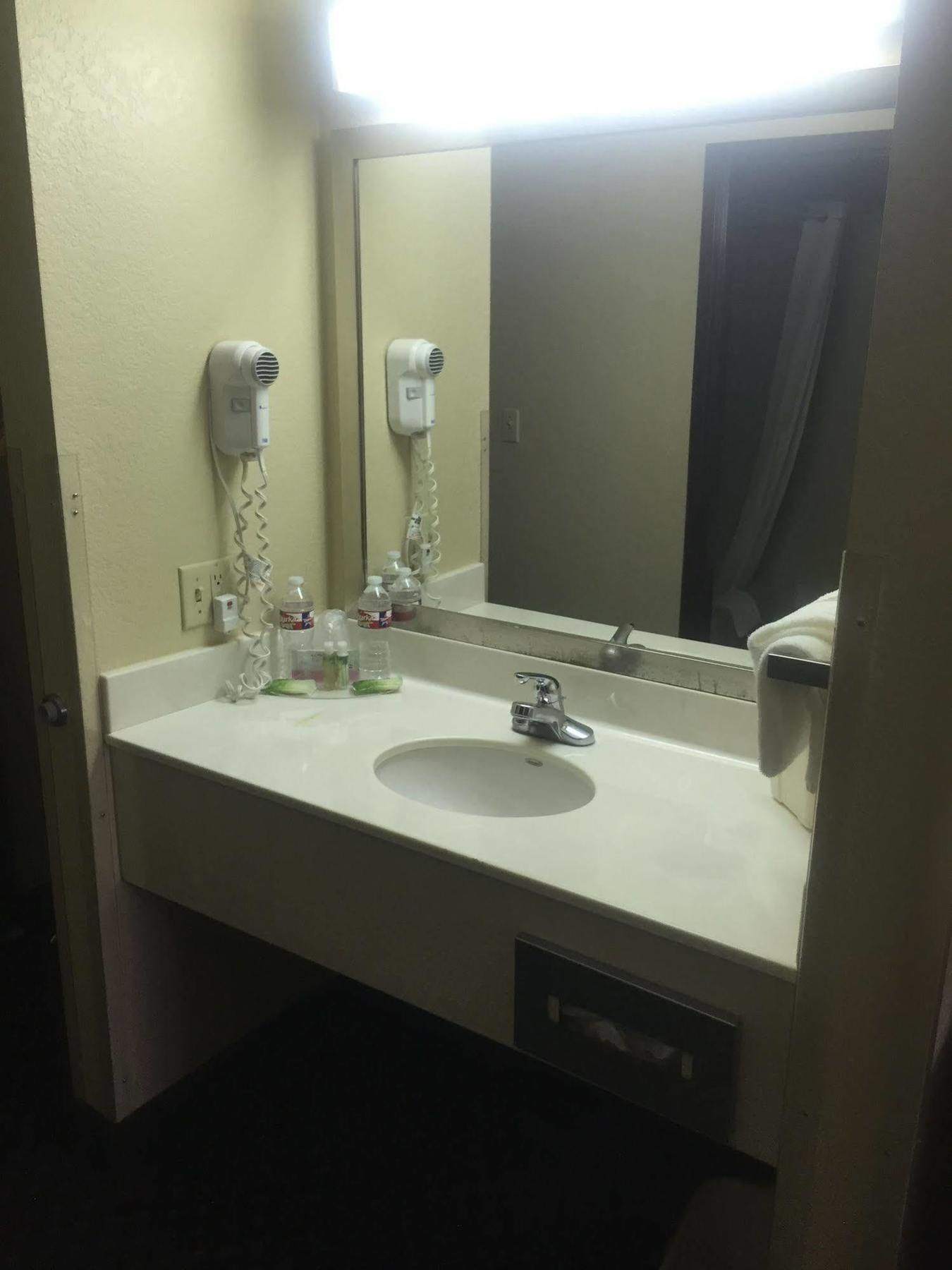 Lea County Inn ホッブズ エクステリア 写真
